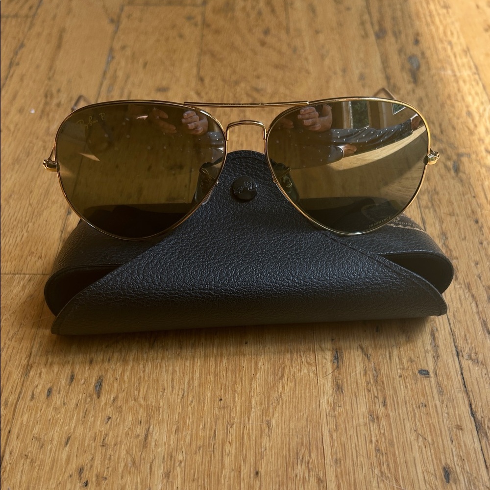 Ray-Ban Gold Frame Aviator Sunglasses